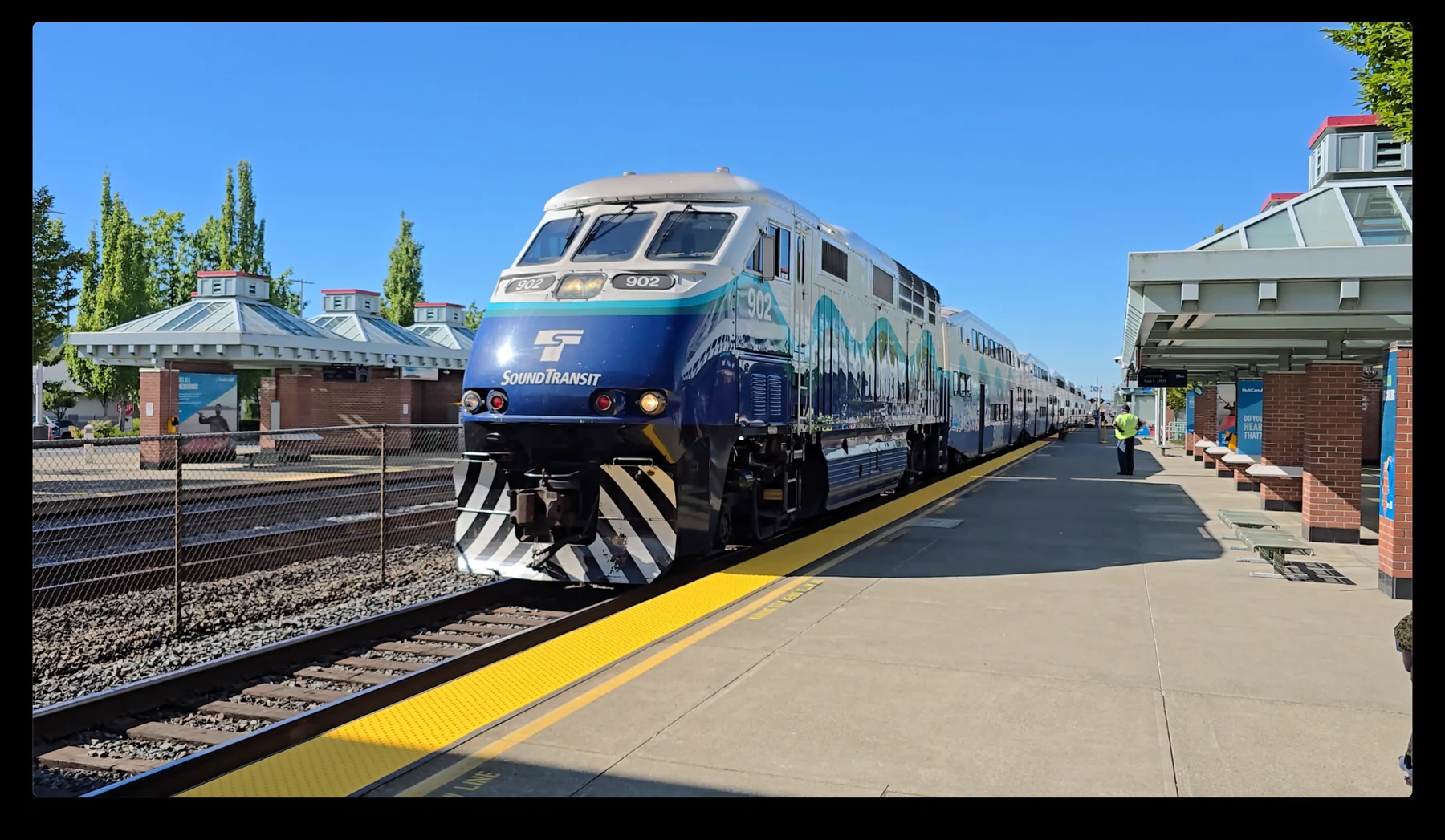 Sound Transit Sounder locomotive 902