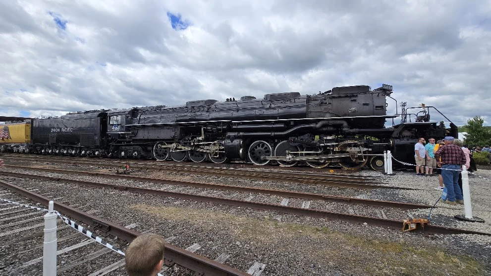 Side profile of Union Pacific Big Boy 4014